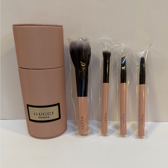 Gucci Accessories - Gucci Beauty Cosmetic Brush Set NWT
